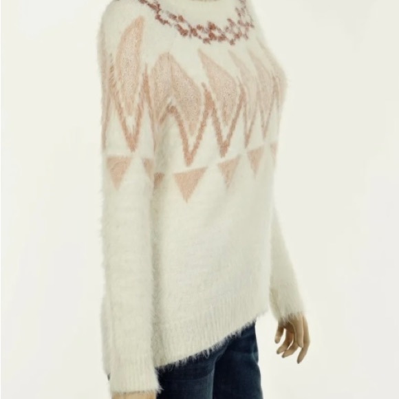 LAUREN CONRAD Women's medium 
Fuzzy WHITE & PEACH sweater - Picture 6 of 12